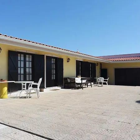 E - Countryside 2 Bed Apartment *